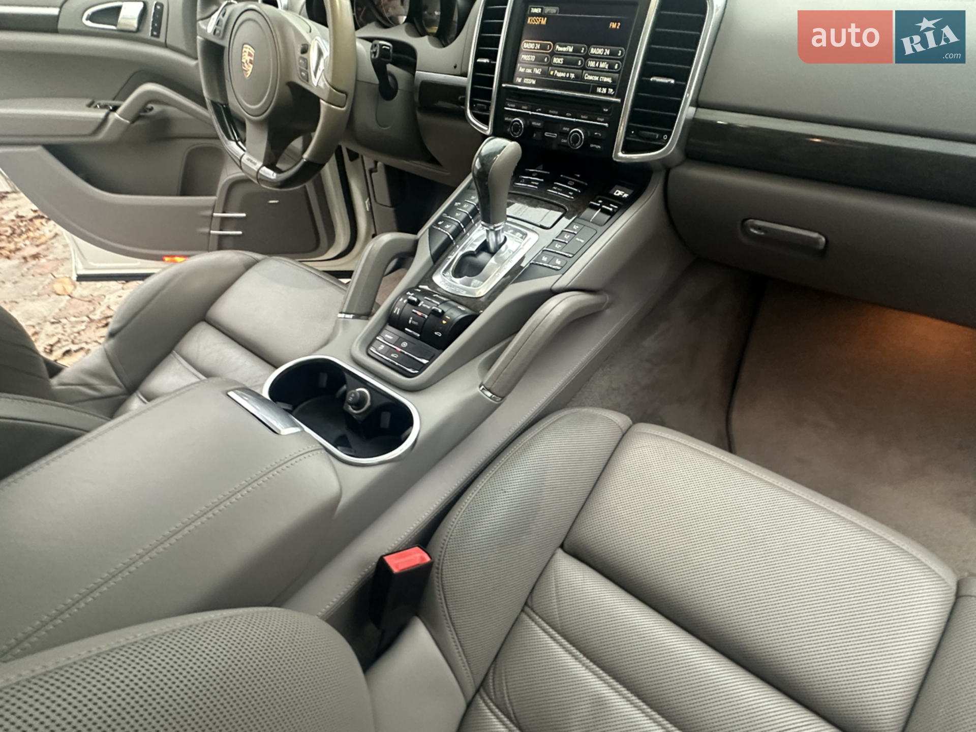 2011 Porsche Cayenne - мініатюра 16