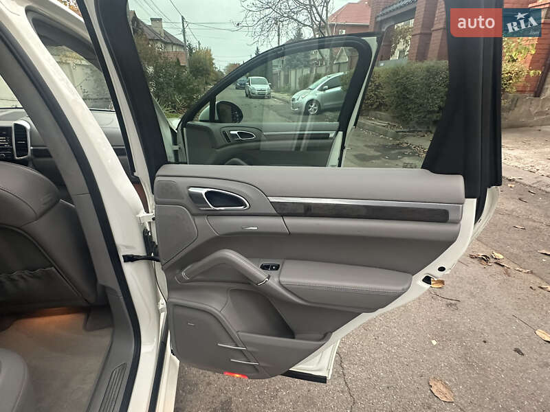 Внедорожник / Кроссовер Porsche Cayenne 2011 в Одессе фото 29 Внедорожник / Кроссовер Porsche Cayenne 2011 в Одессе