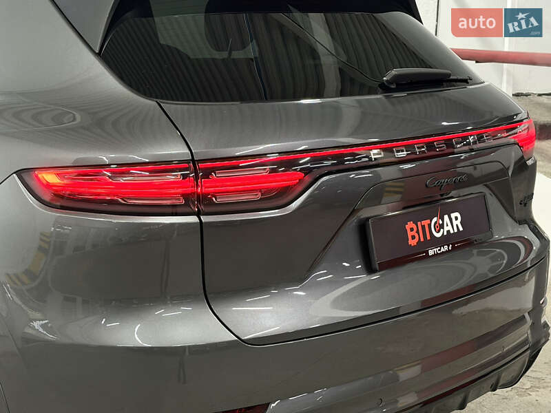 Позашляховик / Кросовер Porsche Cayenne 2019 в Одесі