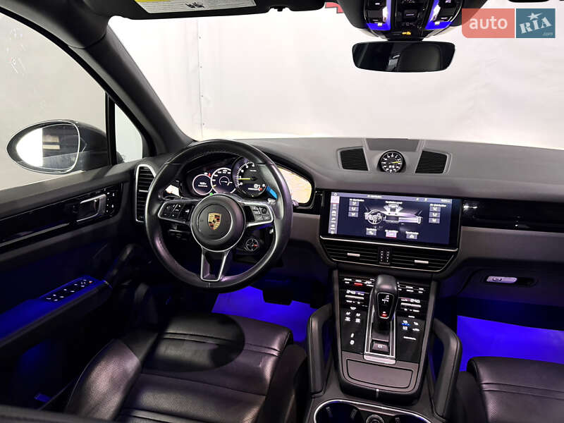Позашляховик / Кросовер Porsche Cayenne 2019 в Одесі