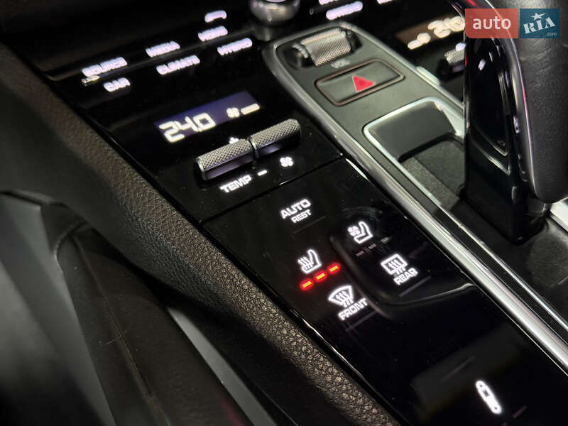 Позашляховик / Кросовер Porsche Cayenne 2019 в Одесі