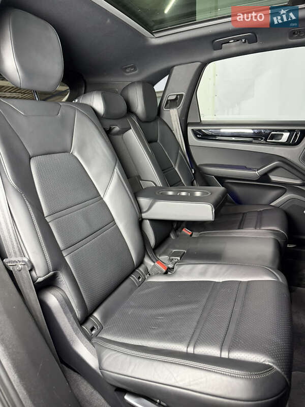 Позашляховик / Кросовер Porsche Cayenne 2019 в Одесі