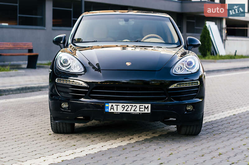 Позашляховик / Кросовер Porsche Cayenne 2012 в Івано-Франківську