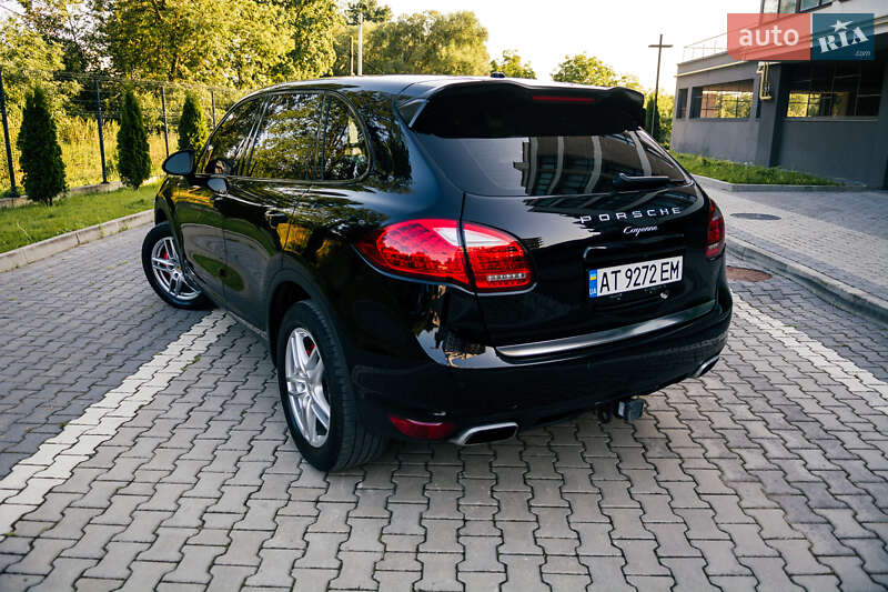 Позашляховик / Кросовер Porsche Cayenne 2012 в Івано-Франківську