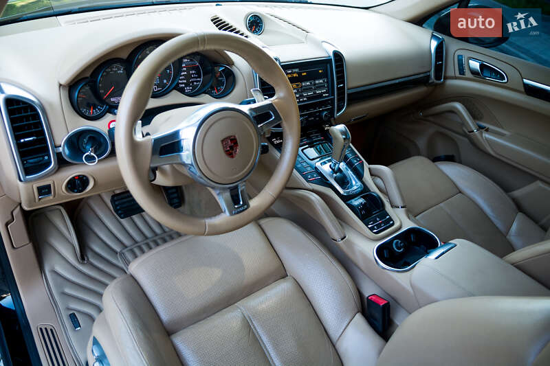 Позашляховик / Кросовер Porsche Cayenne 2012 в Івано-Франківську