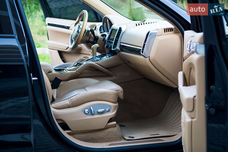 Позашляховик / Кросовер Porsche Cayenne 2012 в Івано-Франківську