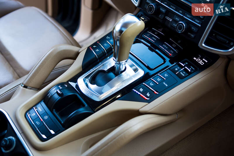 Позашляховик / Кросовер Porsche Cayenne 2012 в Івано-Франківську