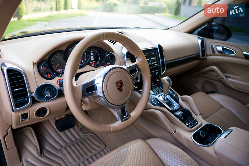 Позашляховик / Кросовер Porsche Cayenne 2012 в Івано-Франківську