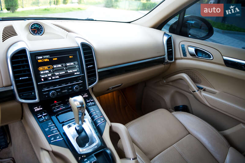 Позашляховик / Кросовер Porsche Cayenne 2012 в Івано-Франківську