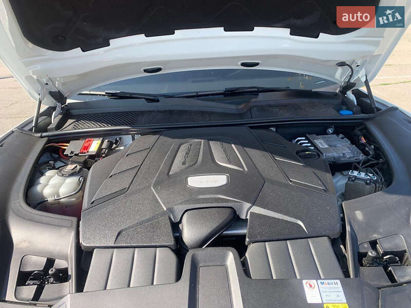 Внедорожник / Кроссовер Porsche Cayenne 2021 в Харькове