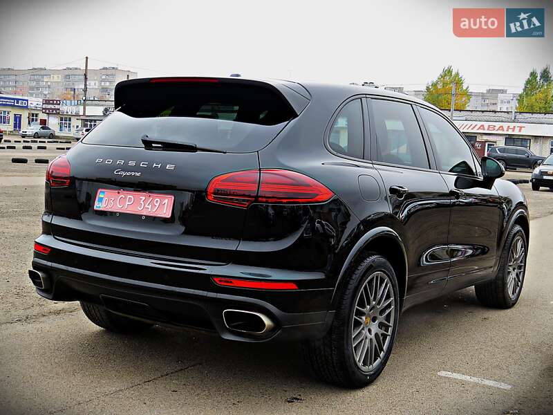 Позашляховик / Кросовер Porsche Cayenne 2017 в Черкасах