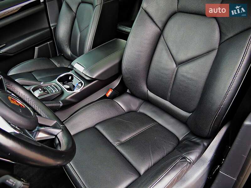 Позашляховик / Кросовер Porsche Cayenne 2017 в Черкасах