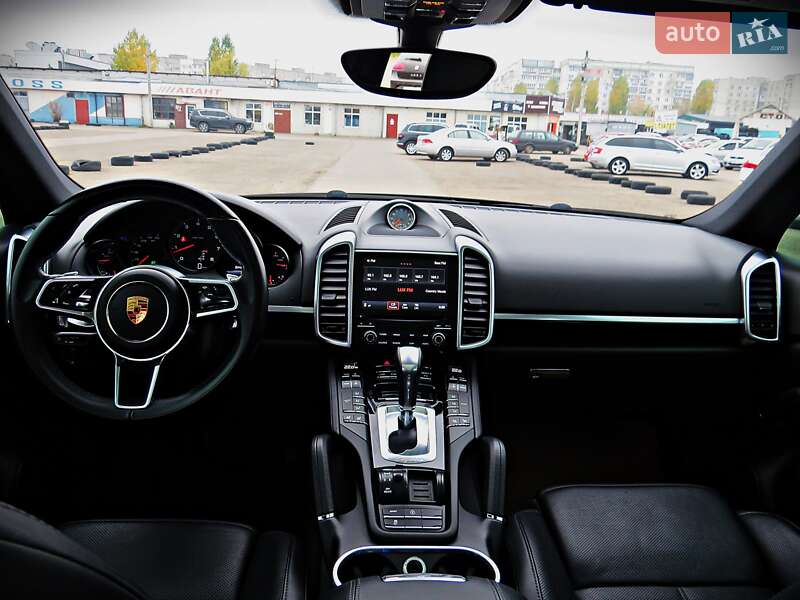 Позашляховик / Кросовер Porsche Cayenne 2017 в Черкасах