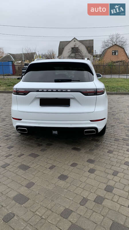 Внедорожник / Кроссовер Porsche Cayenne 2018 в Киеве