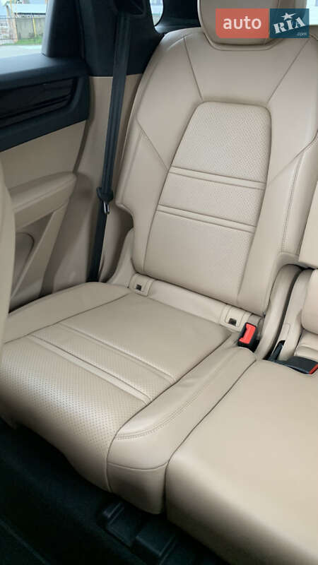 Внедорожник / Кроссовер Porsche Cayenne 2018 в Киеве