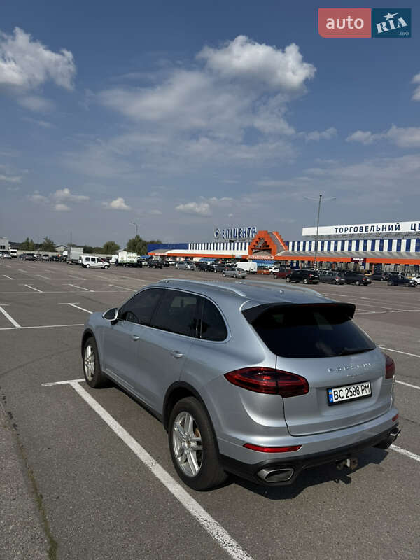 Позашляховик / Кросовер Porsche Cayenne 2015 в Самборі