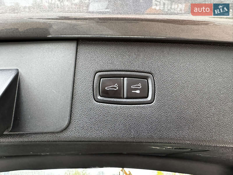 Внедорожник / Кроссовер Porsche Cayenne 2019 в Киеве