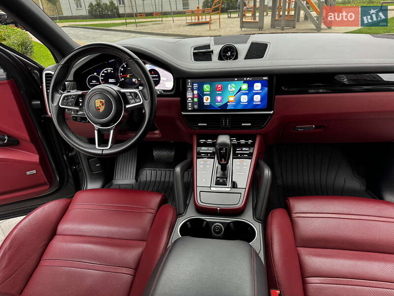 Внедорожник / Кроссовер Porsche Cayenne 2019 в Киеве