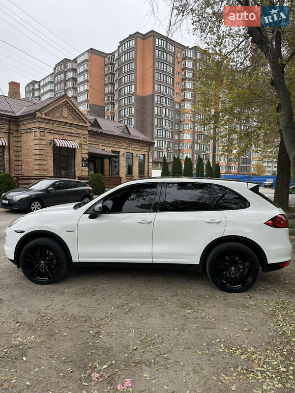 Внедорожник / Кроссовер Porsche Cayenne 2012 в Днепре
