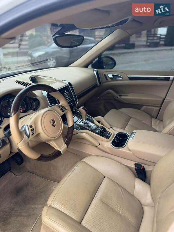 Внедорожник / Кроссовер Porsche Cayenne 2012 в Днепре