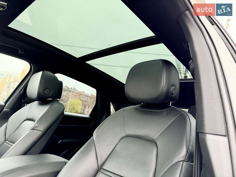 Внедорожник / Кроссовер Porsche Cayenne 2018 в Киеве фото 15 Внедорожник / Кроссовер Porsche Cayenne 2018 в Киеве