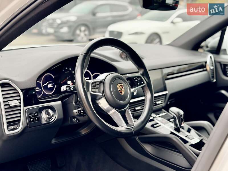 Внедорожник / Кроссовер Porsche Cayenne 2018 в Киеве фото 20 Внедорожник / Кроссовер Porsche Cayenne 2018 в Киеве
