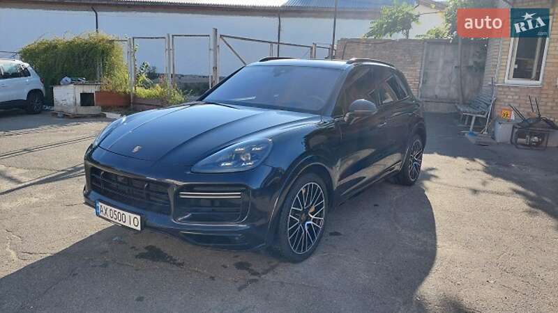 Внедорожник / Кроссовер Porsche Cayenne 2019 в Киеве