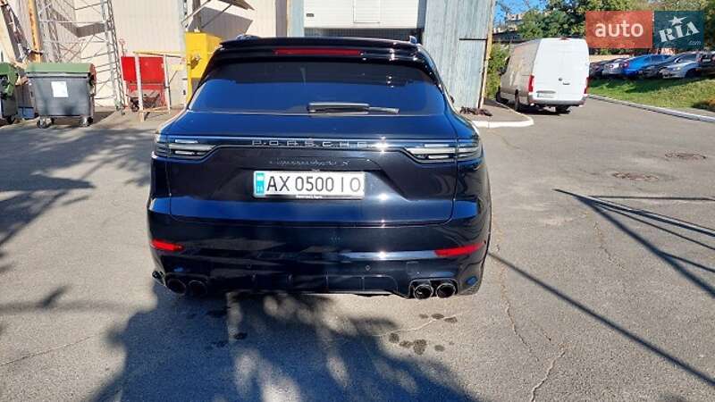 Внедорожник / Кроссовер Porsche Cayenne 2019 в Киеве