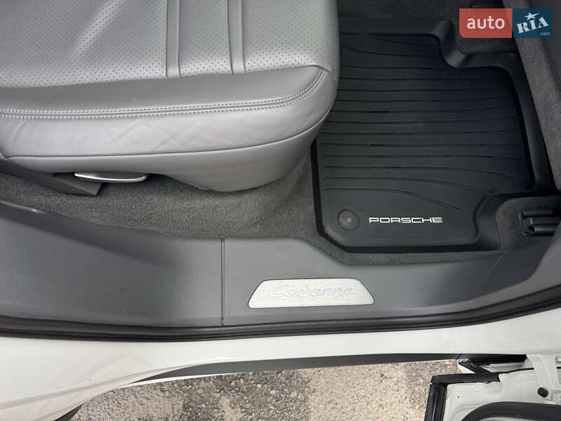 Внедорожник / Кроссовер Porsche Cayenne 2018 в Тернополе