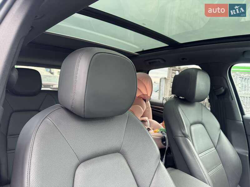 Внедорожник / Кроссовер Porsche Cayenne 2018 в Тернополе