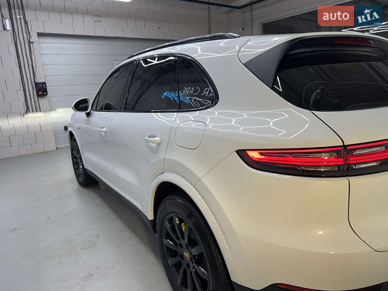 Внедорожник / Кроссовер Porsche Cayenne 2018 в Киеве