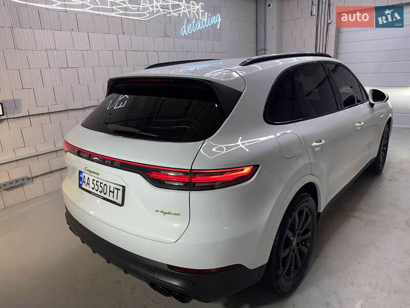 Внедорожник / Кроссовер Porsche Cayenne 2018 в Киеве