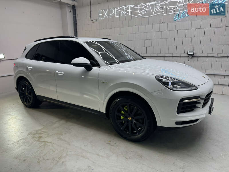 Внедорожник / Кроссовер Porsche Cayenne 2018 в Киеве
