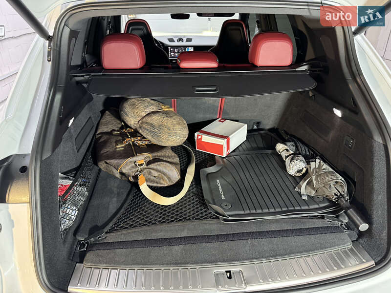 Внедорожник / Кроссовер Porsche Cayenne 2018 в Киеве