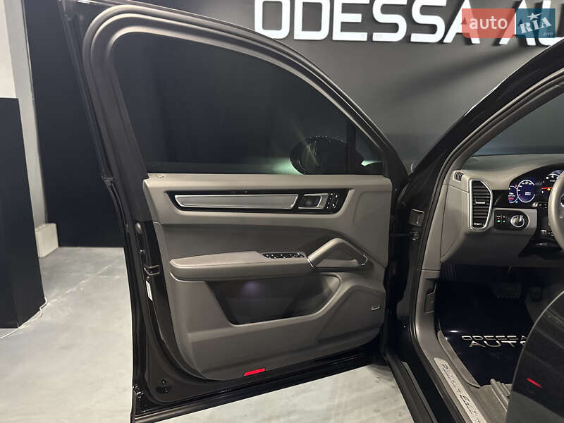 Позашляховик / Кросовер Porsche Cayenne 2022 в Одесі
