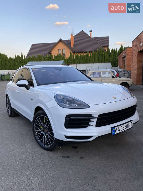 Внедорожник / Кроссовер Porsche Cayenne 2018 в Киеве