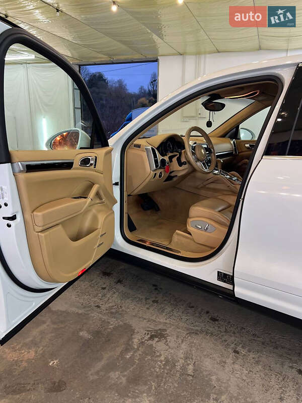 Внедорожник / Кроссовер Porsche Cayenne 2015 в Виннице