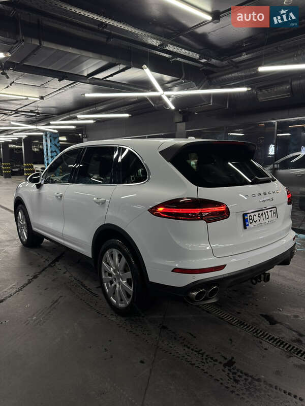 Позашляховик / Кросовер Porsche Cayenne 2014 в Києві