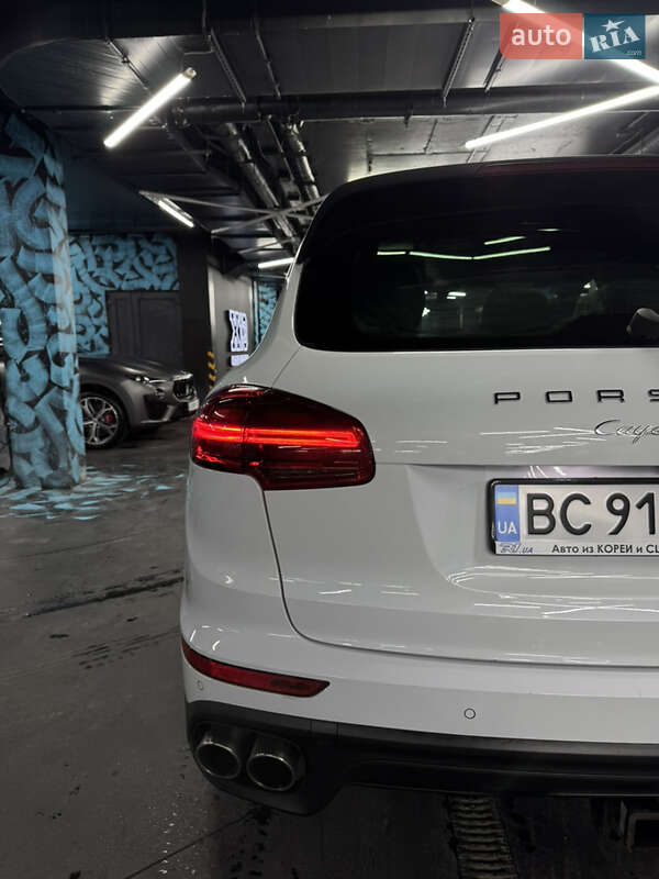 Позашляховик / Кросовер Porsche Cayenne 2014 в Києві