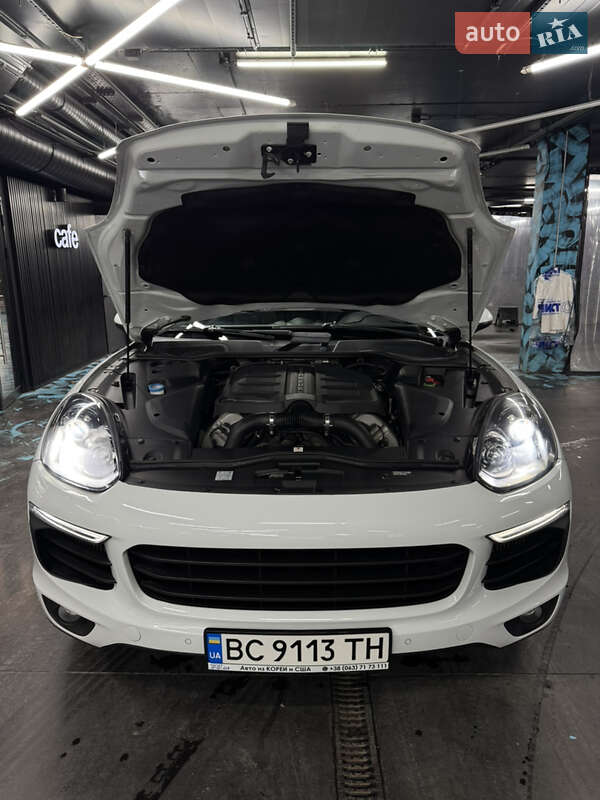 Позашляховик / Кросовер Porsche Cayenne 2014 в Києві