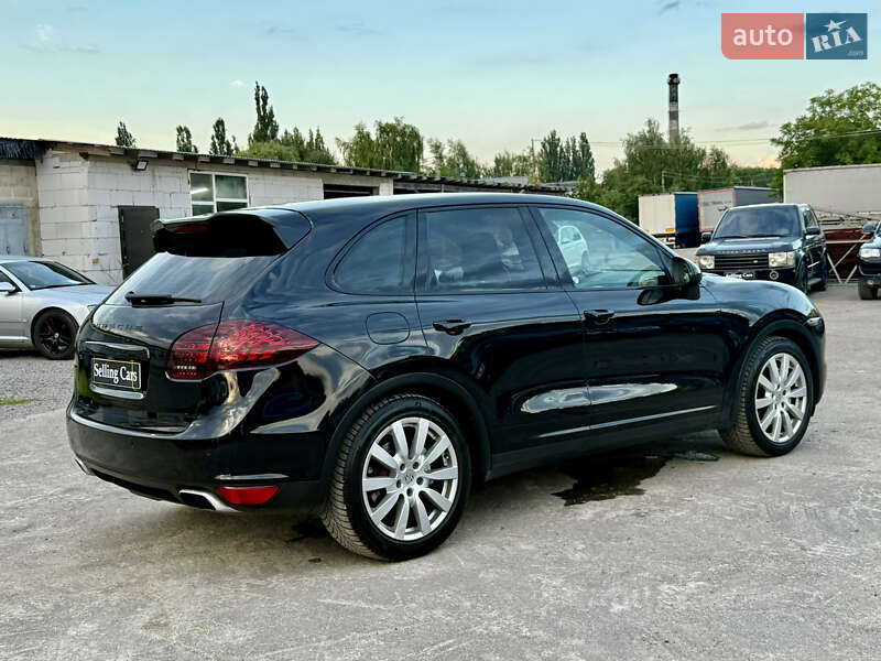 Внедорожник / Кроссовер Porsche Cayenne 2011 в Ровно