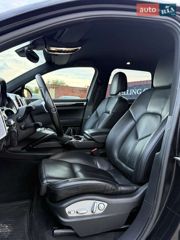 Внедорожник / Кроссовер Porsche Cayenne 2011 в Ровно