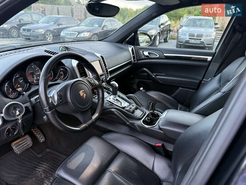 Внедорожник / Кроссовер Porsche Cayenne 2011 в Ровно