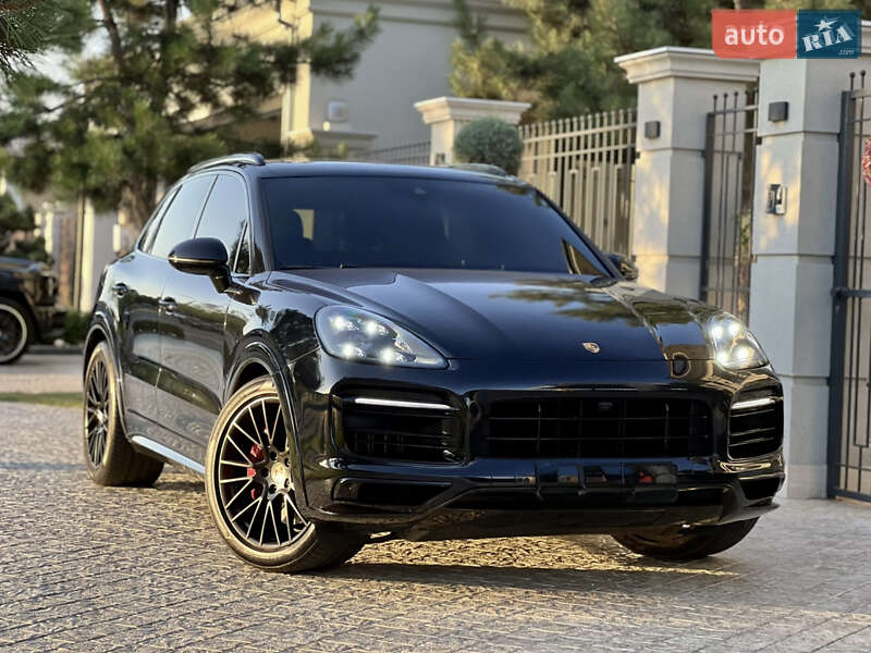 Porsche Cayenne 2022
