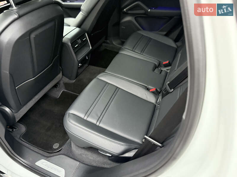 Внедорожник / Кроссовер Porsche Cayenne 2021 в Львове