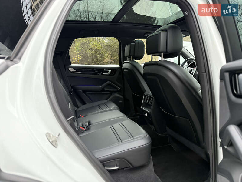 Внедорожник / Кроссовер Porsche Cayenne 2021 в Львове