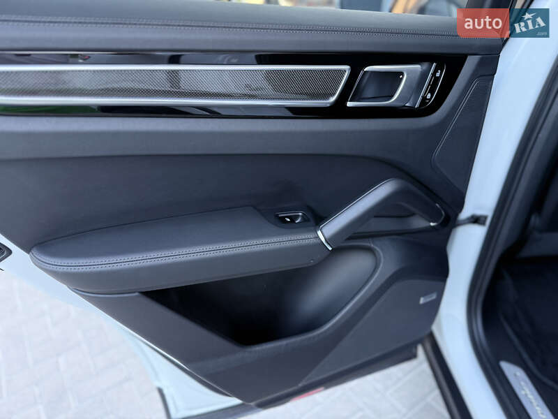 Позашляховик / Кросовер Porsche Cayenne 2020 в Одесі