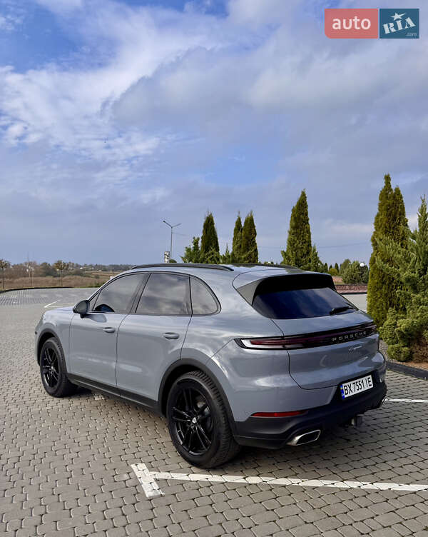 Внедорожник / Кроссовер Porsche Cayenne 2023 в Хмельницком