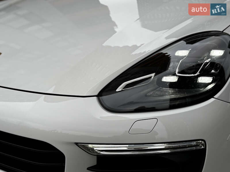 Позашляховик / Кросовер Porsche Cayenne 2017 в Києві