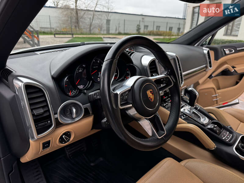 Позашляховик / Кросовер Porsche Cayenne 2017 в Києві